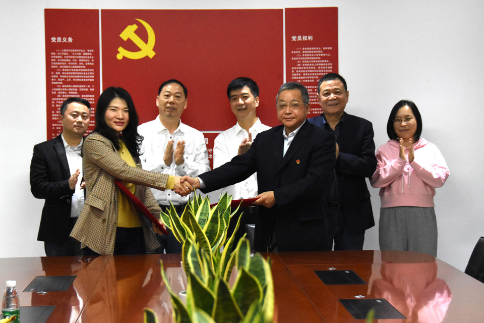 强强联合 共创未来 |明博网页版登录界面防雷与中国能建湖南院签订战略合作协议